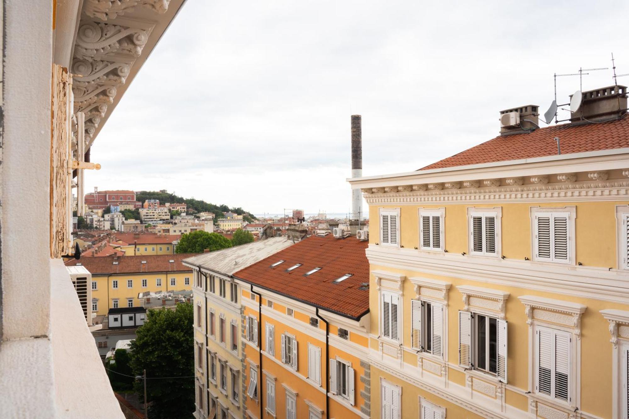 Enjoy Trieste In The City Center Exteriör bild